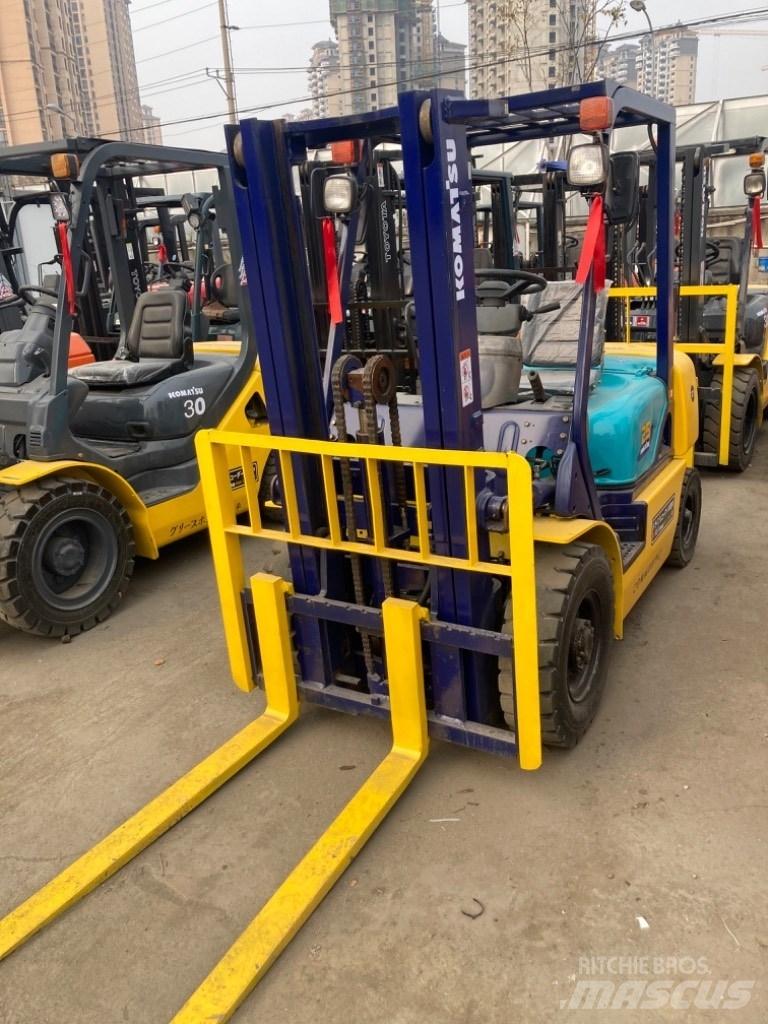 Komatsu FD25 Diesel Forklifts