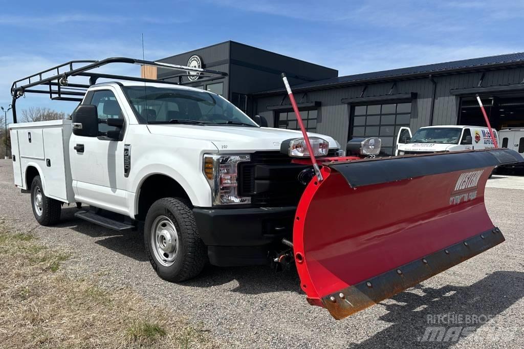Ford F 250 XL SD Pickup Trucks