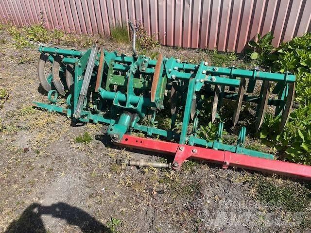 Kverneland IP PAKKER Reversible ploughs