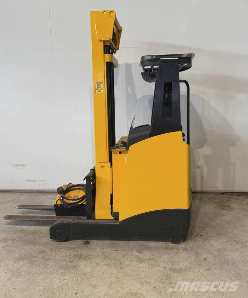 Jungheinrich ETV 112 Reach trucks