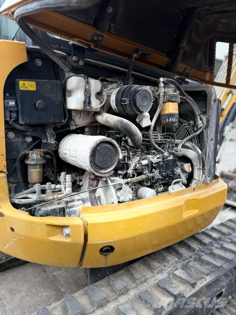 CAT 302.7 D CR Mini Excavators <7t (Mini Diggers)
