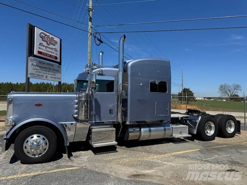 Peterbilt 389 Conventional Trucks / Tractor Trucks