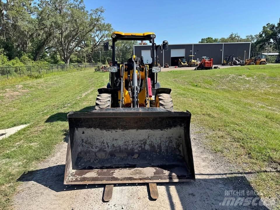 JCB 407 Wheel Loaders