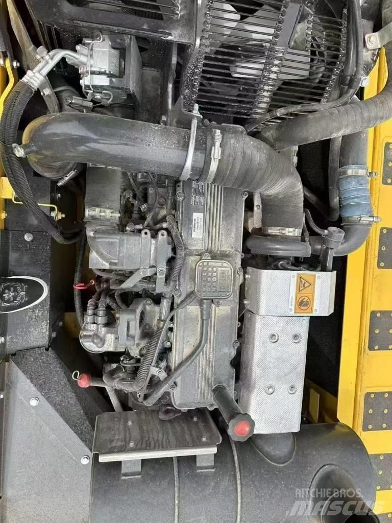 Komatsu 360-8MO Crawler Excavators
