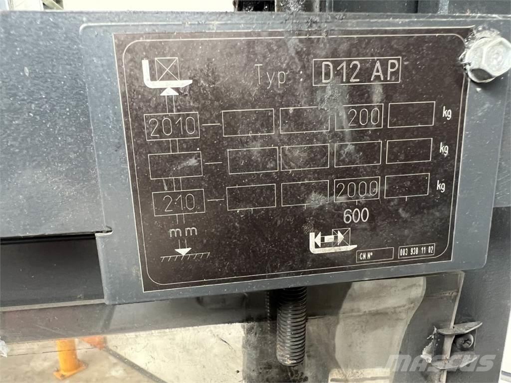 Linde D12 AP Pedestrian stacker
