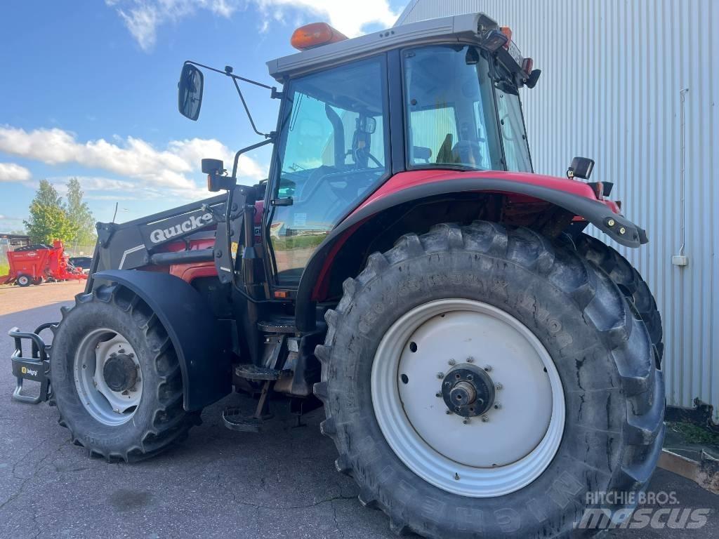 Massey Ferguson 8220 Tractors