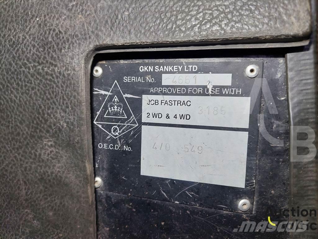 JCB Fastrac 3185 Tractors