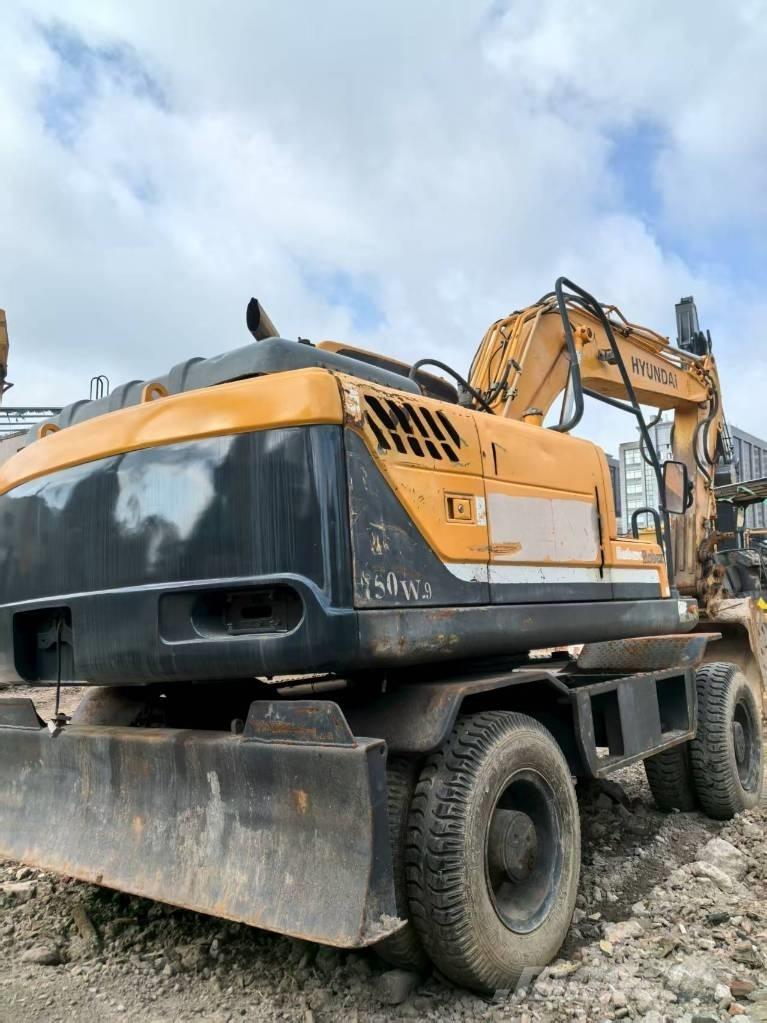 Hyundai R150W-9 Wheeled Excavators