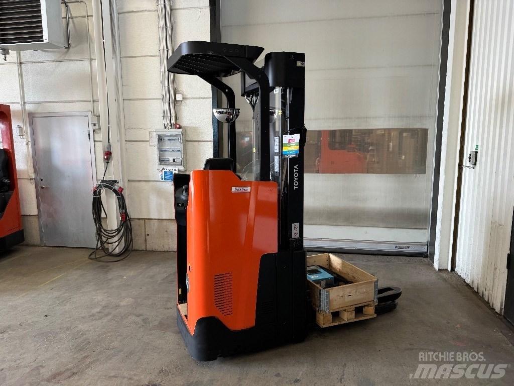 Toyota SSI160LN Self Propelled Stackers