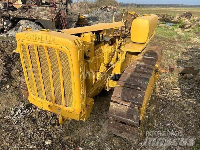 CAT D2 - Crawler dozers