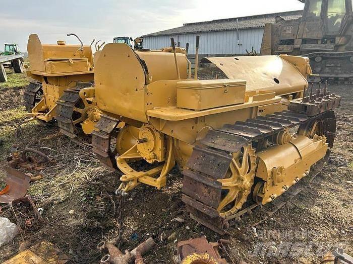 CAT D2 - Crawler dozers