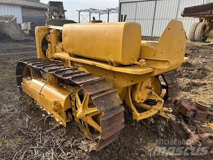 CAT D2 - Crawler dozers