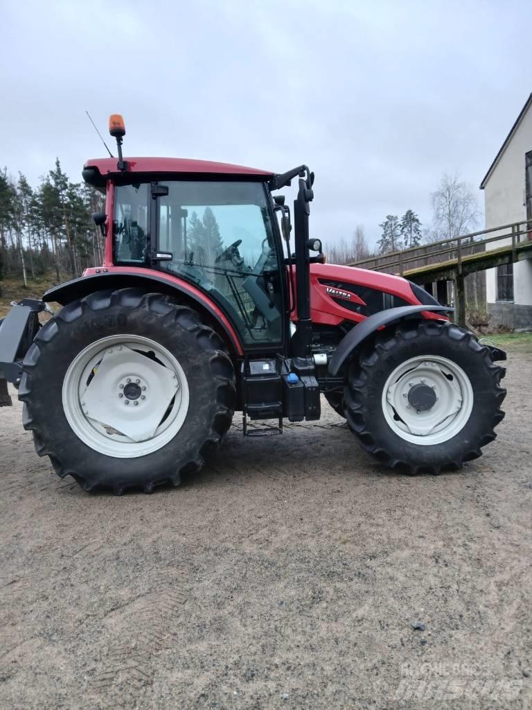 Valtra A135ht Tractors