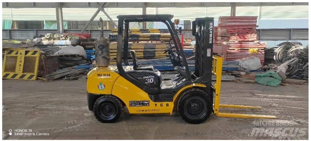 Komatsu FD 30 T-14 Diesel Forklifts