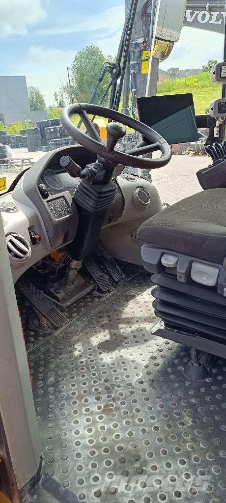 Volvo L110H Wheel Loaders