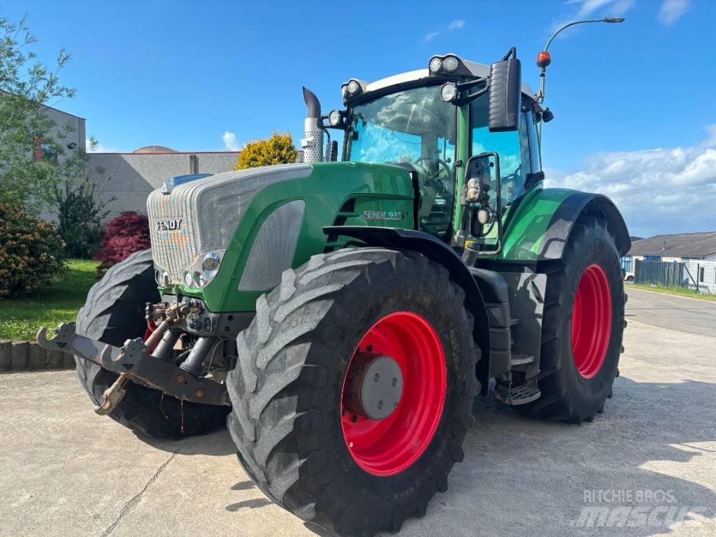 Fendt 933 Vario Tractors