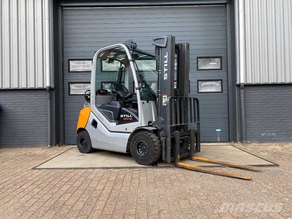 Still RX70-25T LPG trucks