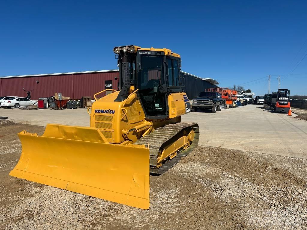 Komatsu D37PX-23 Crawler dozers