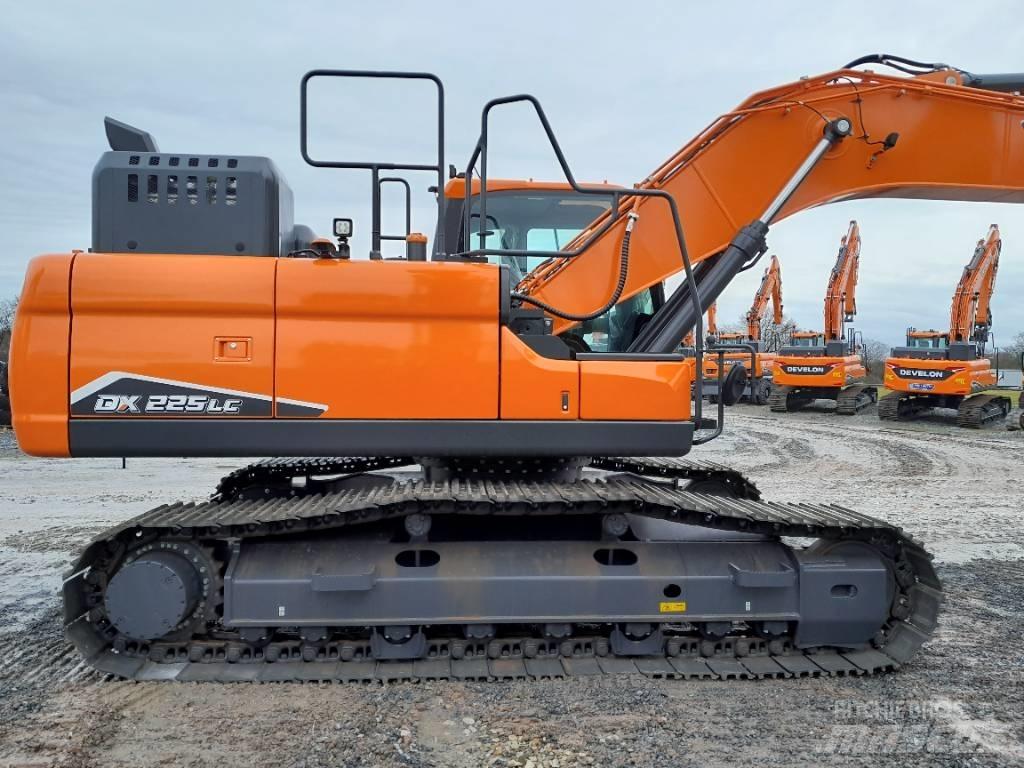 Develon DX 225 LC-7 Crawler Excavators