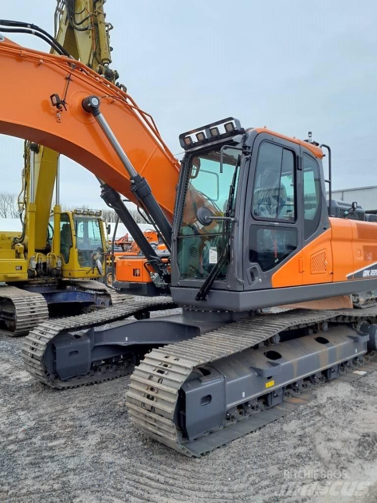 Develon DX 225 LC-7 Crawler Excavators