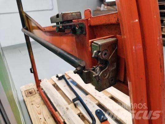 JLG 307 door Forestry Cabin