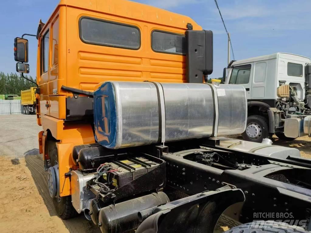 Shacman F3000 6X4 Conventional Trucks / Tractor Trucks