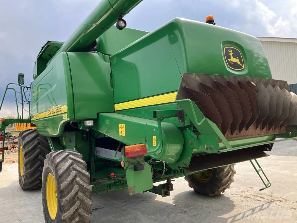 John Deere 9680 WTS Combine Harvesters