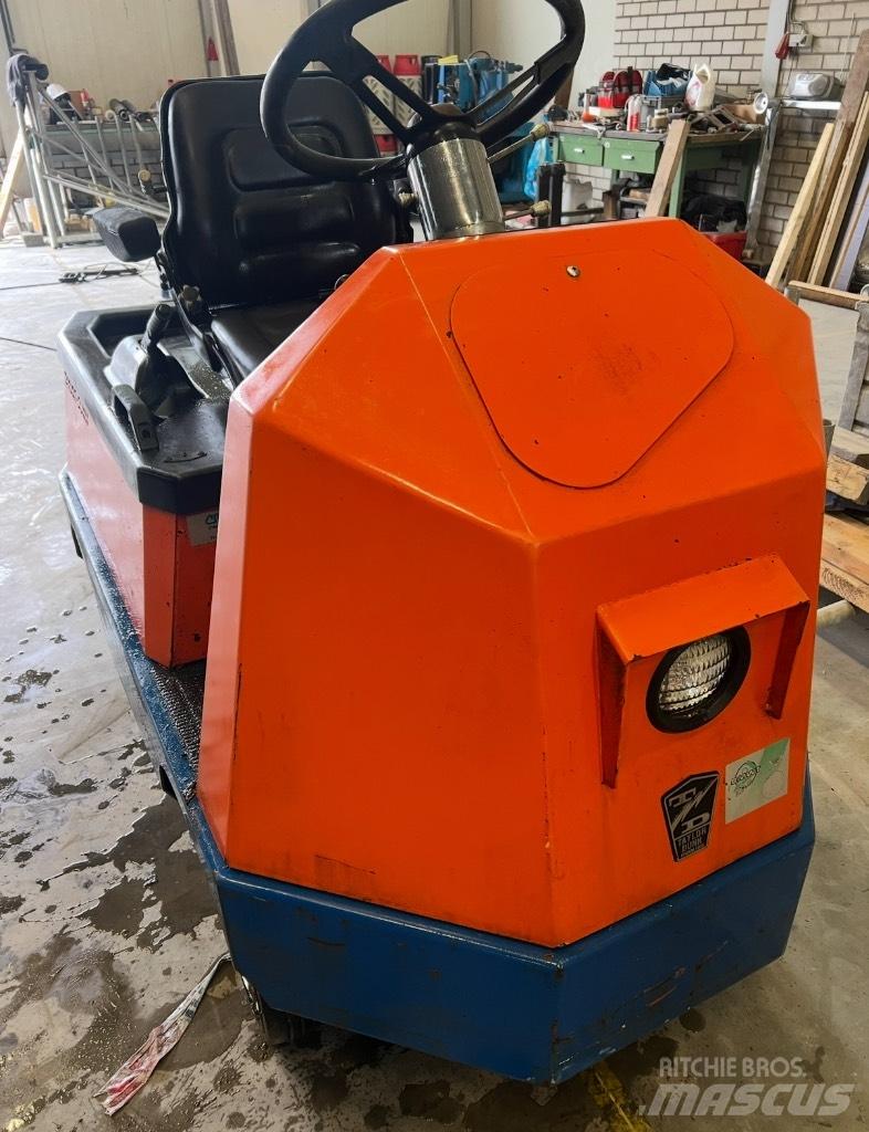 Taylor-Dunn C425 Tow Trucks / Wreckers