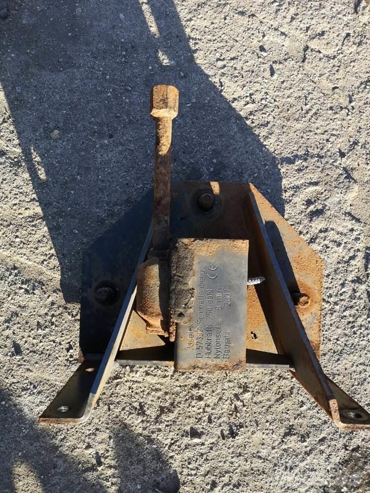  DRŽÁK REZERVY DAF LF Other Components