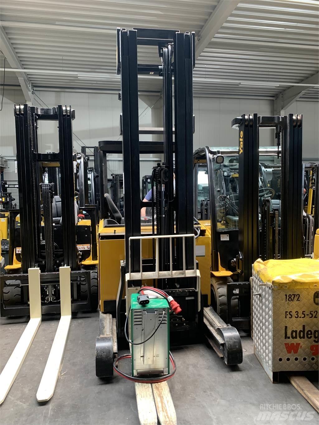 Yale MR14 Reach trucks
