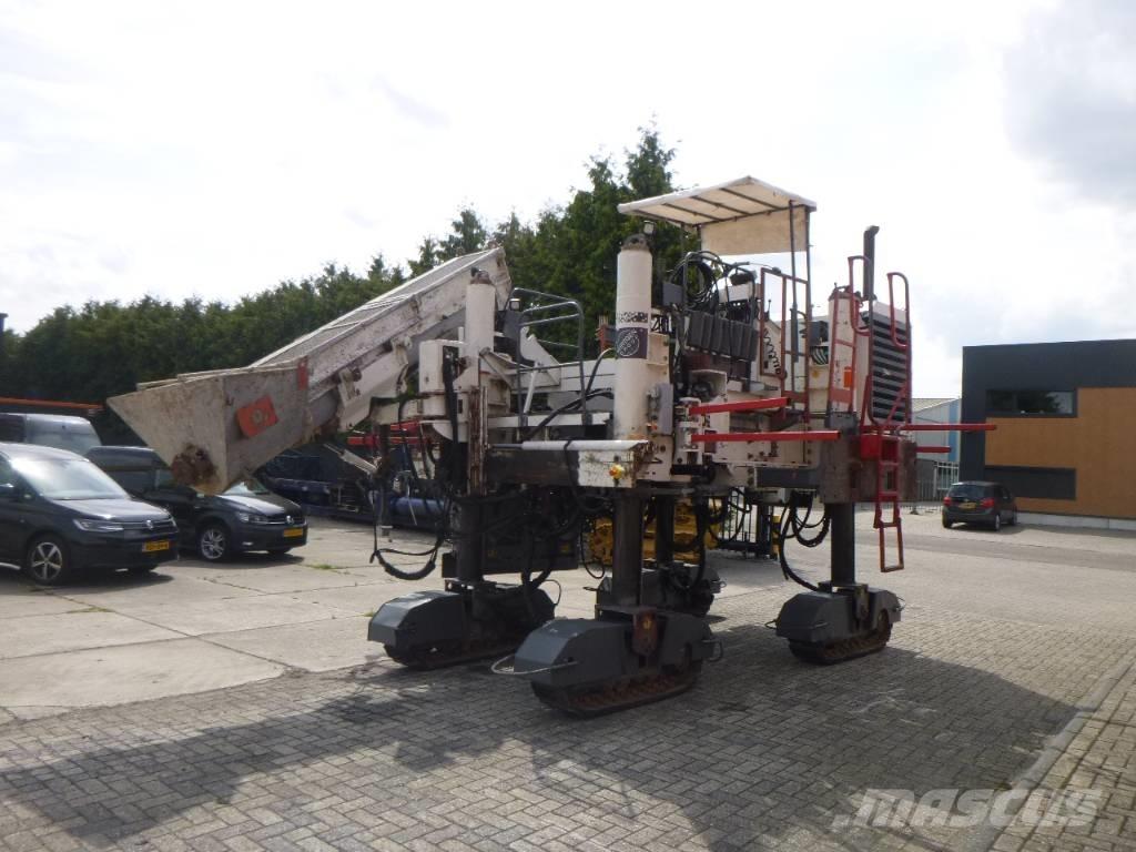 Wirtgen SP250 Concrete Block Machines
