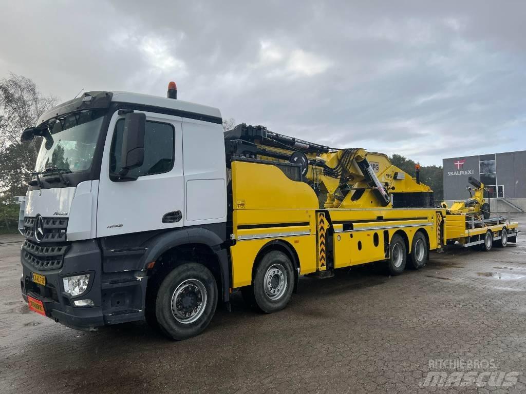 Mercedes-Benz 4153 Boom / Crane / Bucket Trucks