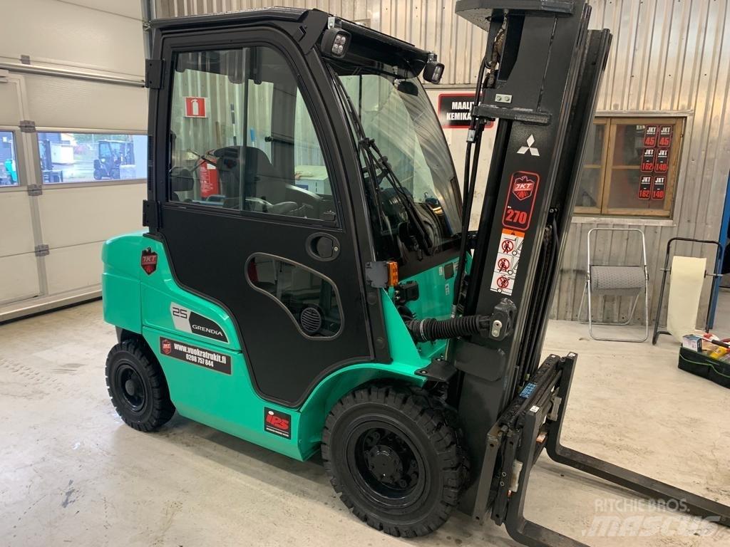 Mitsubishi FD25N3 Diesel Forklifts