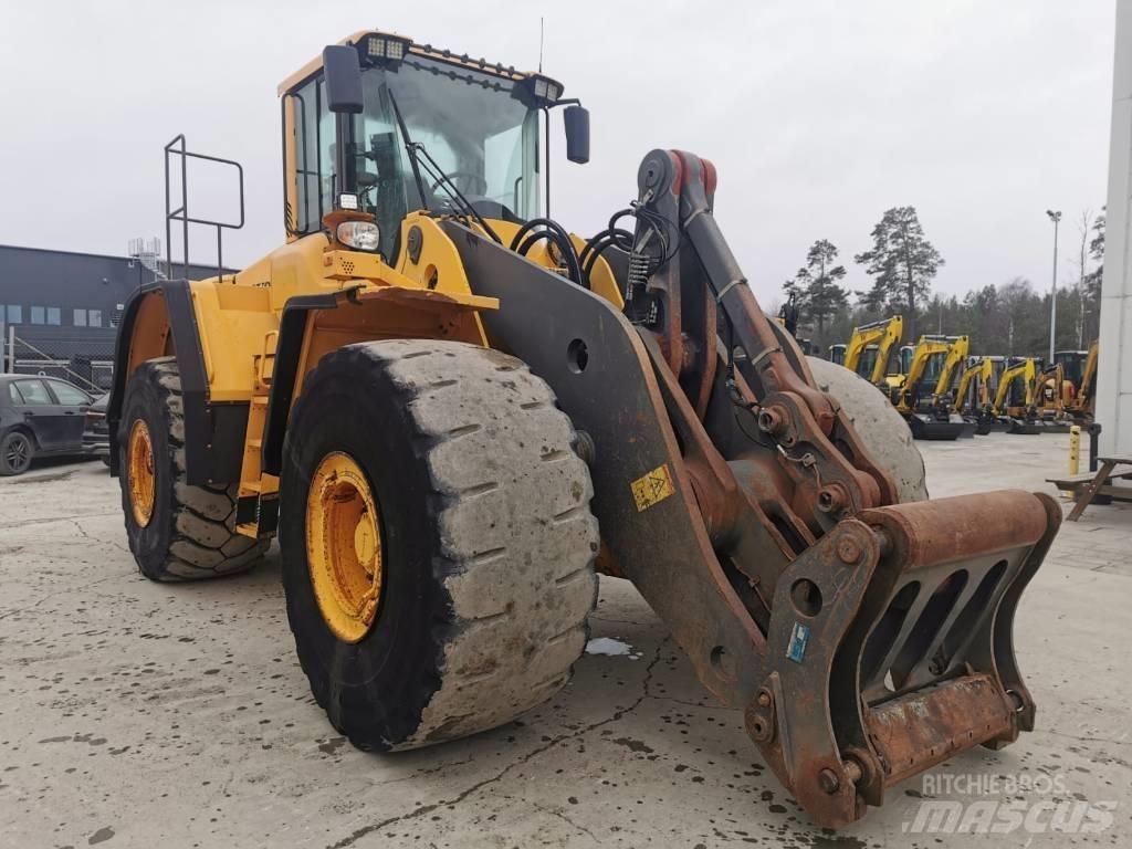 Volvo L220F Wheel Loaders
