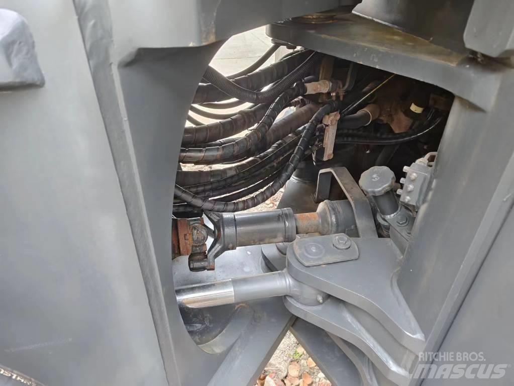 Komatsu WA 470 Wheel Loaders