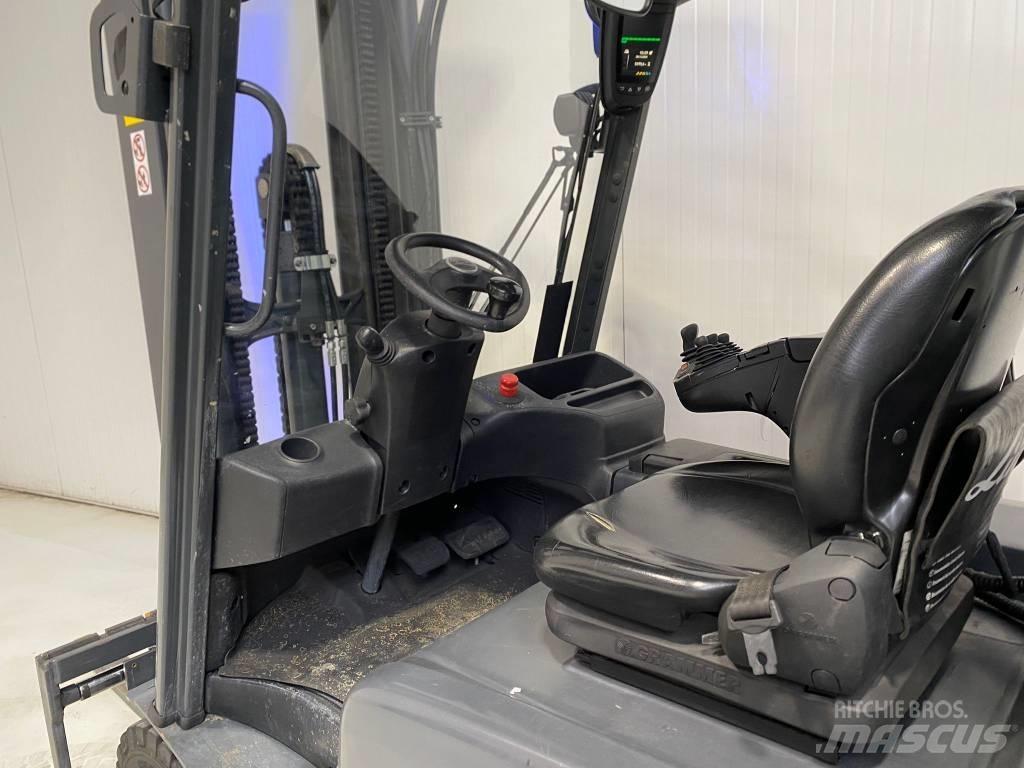Linde E30L-01 Electric Forklifts