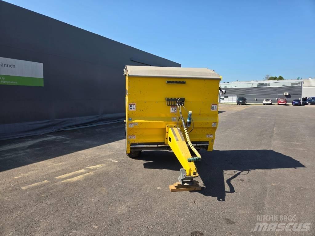 Vama TH3000L Sand And Salt Spreaders