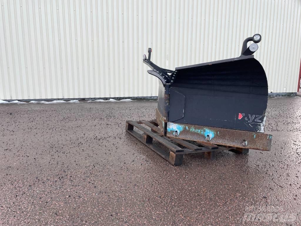 XYZ Vikplog 1750 Snow Blades And Plows