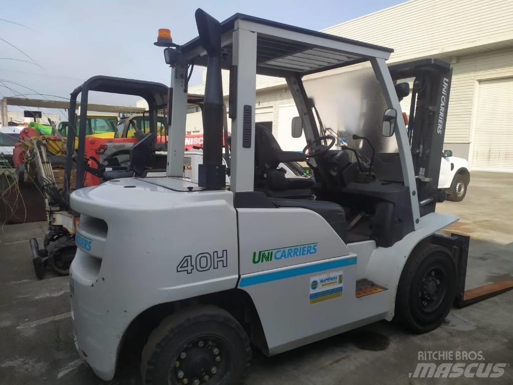 UniCarriers D1F4A40Q Side Loaders