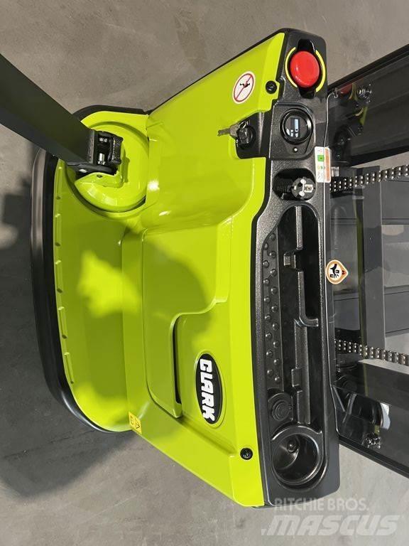 Clark WS12 Pedestrian stacker