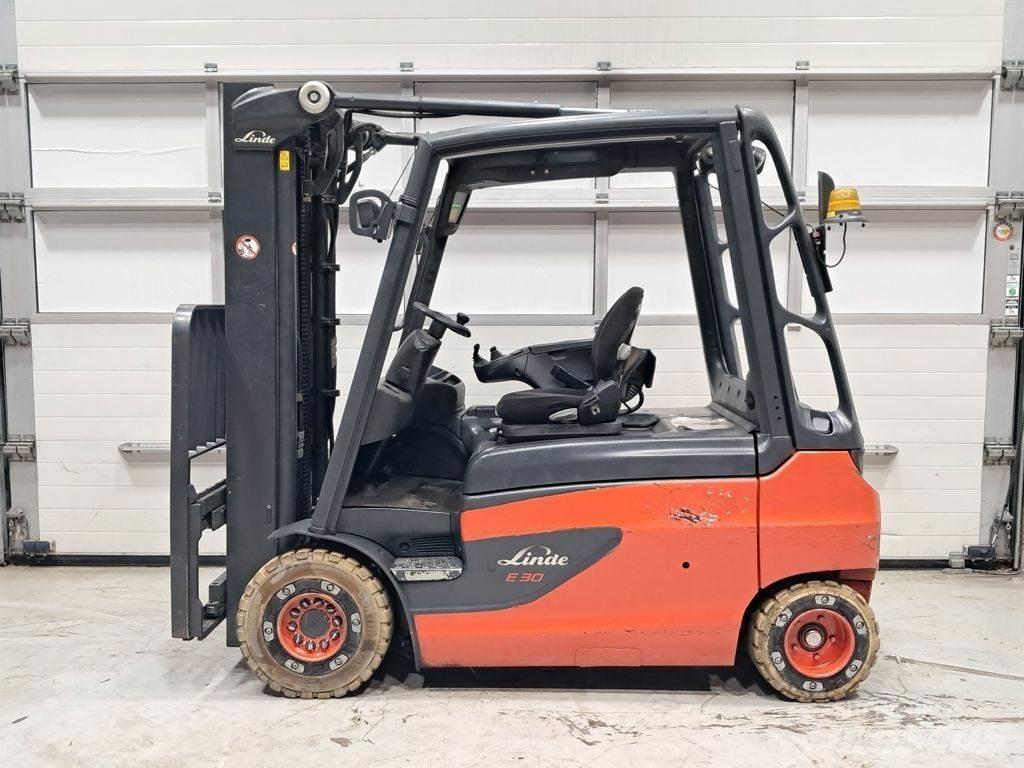 Linde E30L-01 Electric Forklifts
