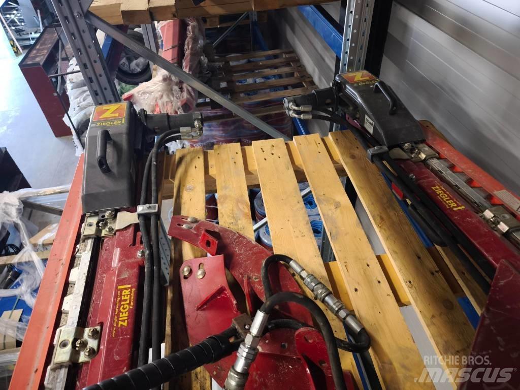 Case IH 3050 Harvester Headers