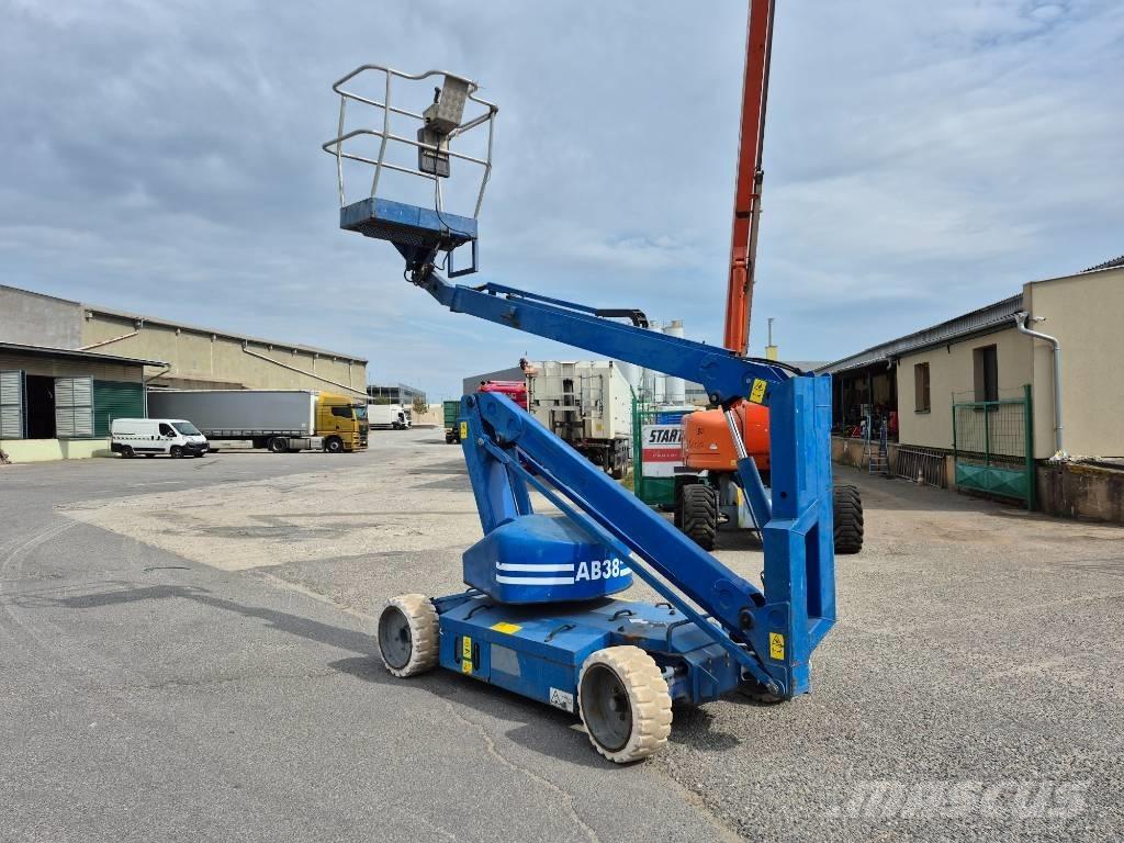 UpRight AB38 Articulated boom lifts
