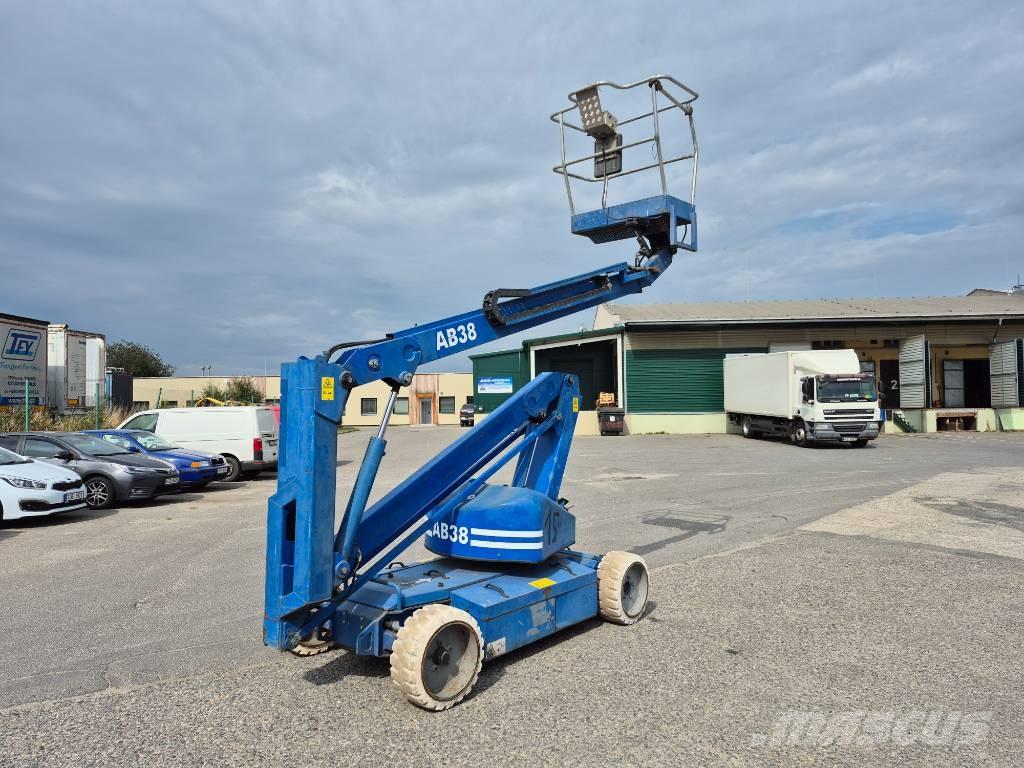 UpRight AB38 Articulated boom lifts
