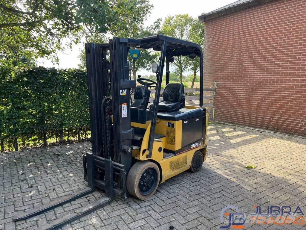 CAT EC25N Electric Forklifts
