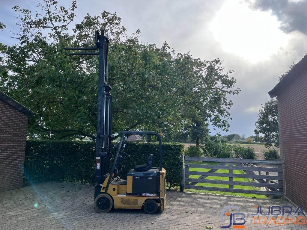 CAT EC25N Electric Forklifts