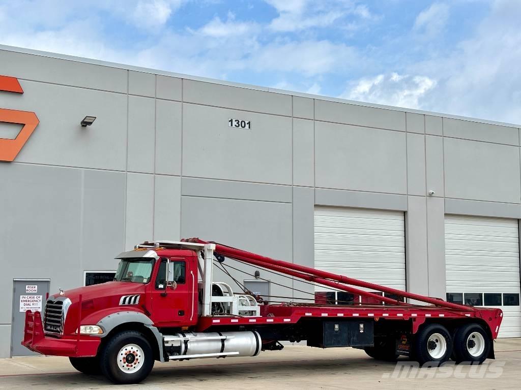 Mack GU813 Tow Trucks / Wreckers