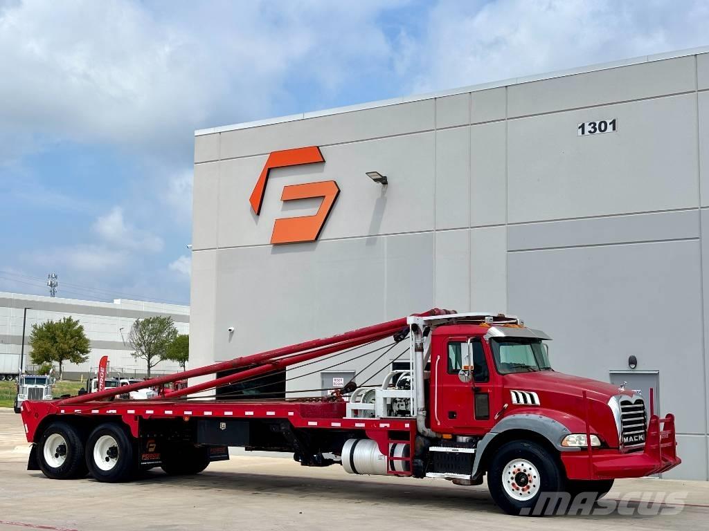 Mack GU813 Tow Trucks / Wreckers