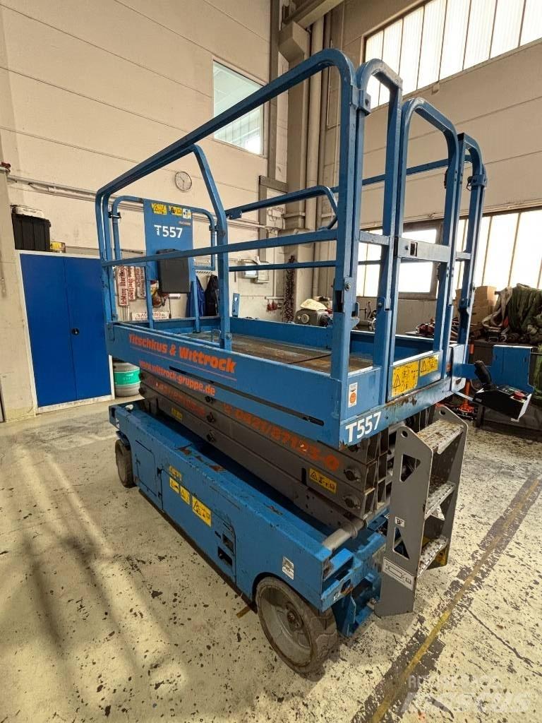 Genie GS 2646 Scissor Lifts