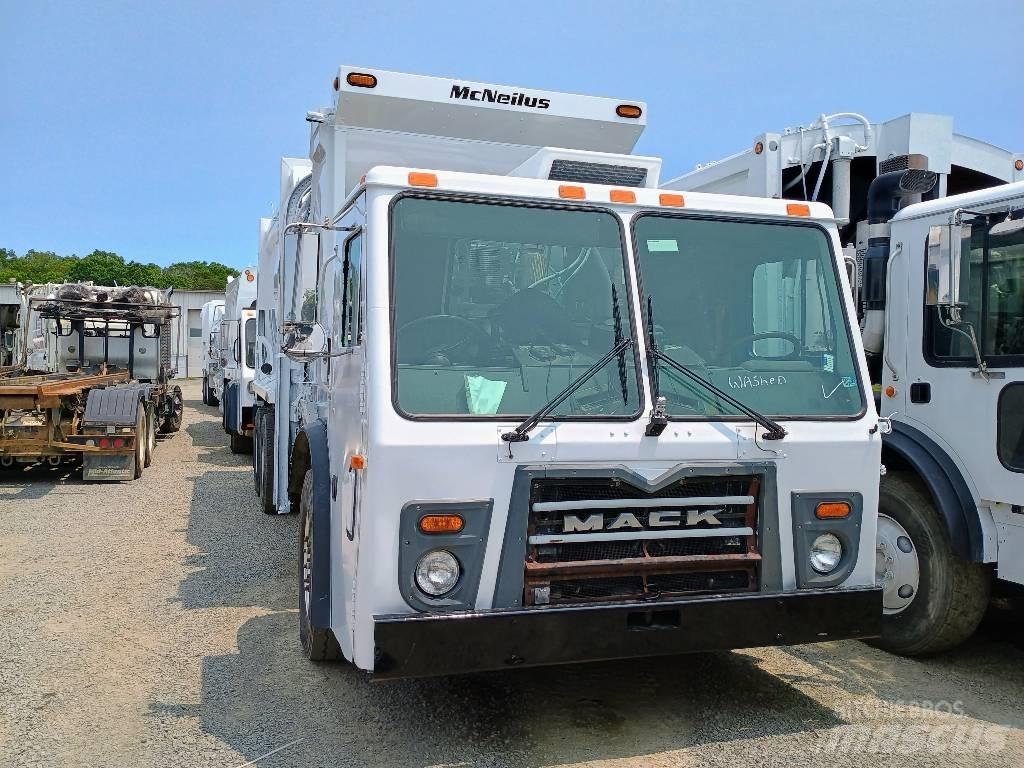 Mack LEU 613 Garbage Trucks / Recycling Trucks
